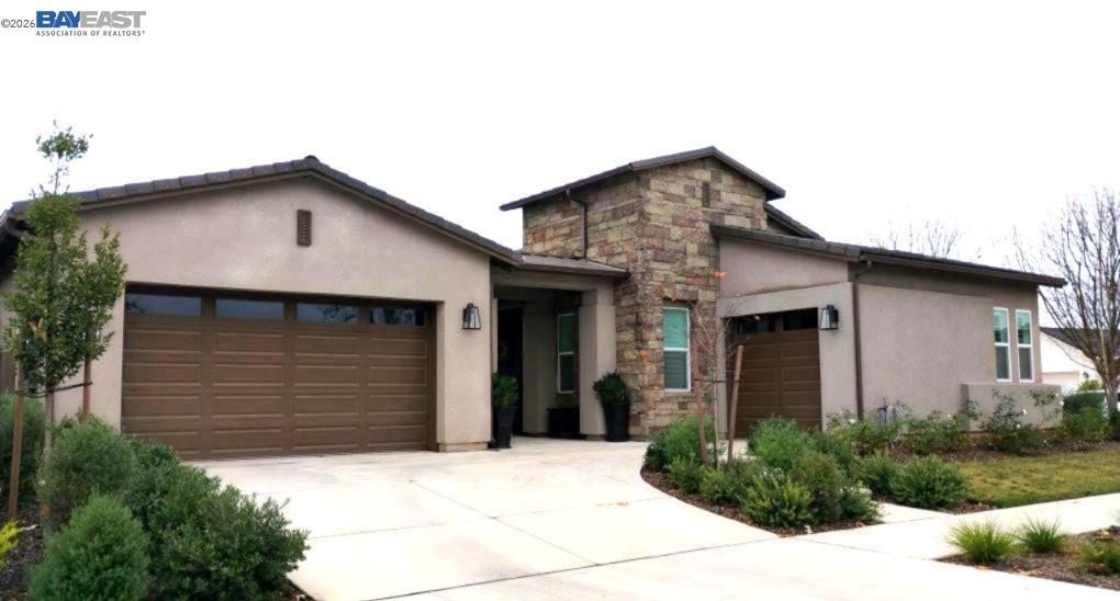 965 965 Beaver Pond Loop