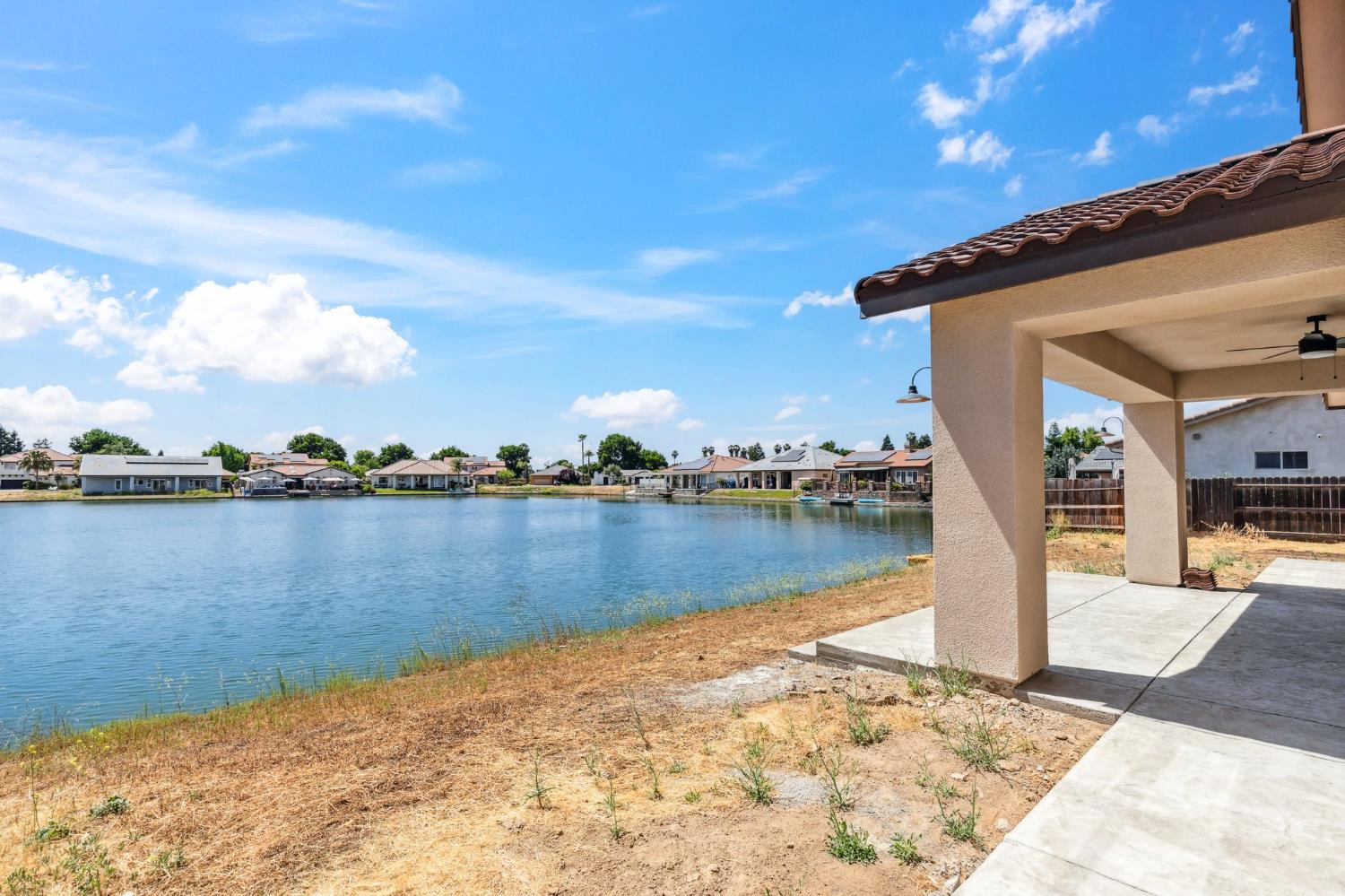 8385 Lake Shore Dr, Chowchilla, CA 93610
