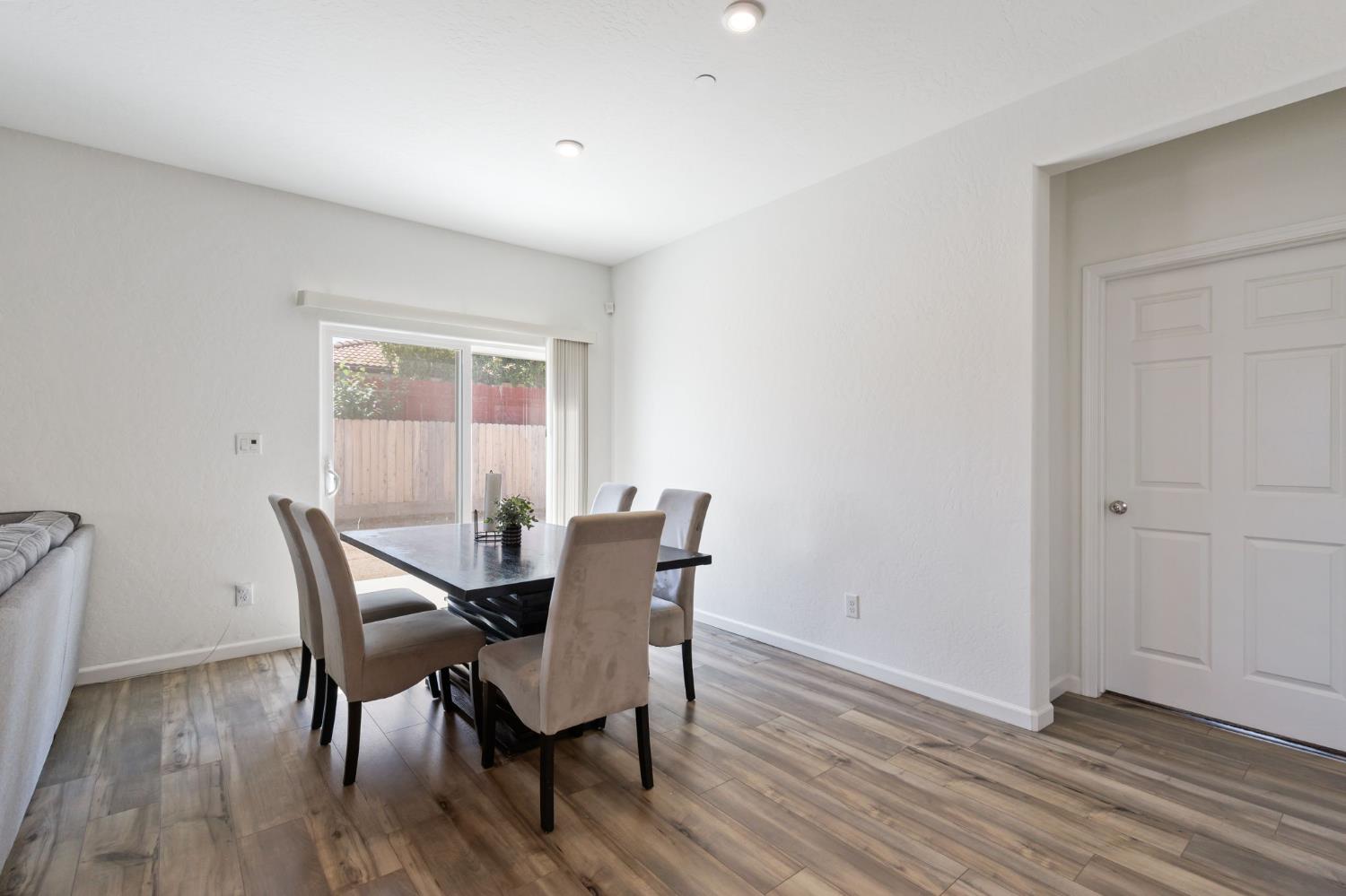 282 Rosebriar St, Madera, CA 93638