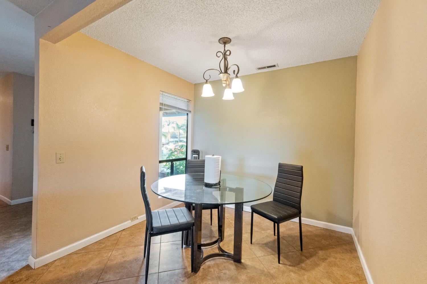 27376 San Bruno Ave, Madera, CA 93637