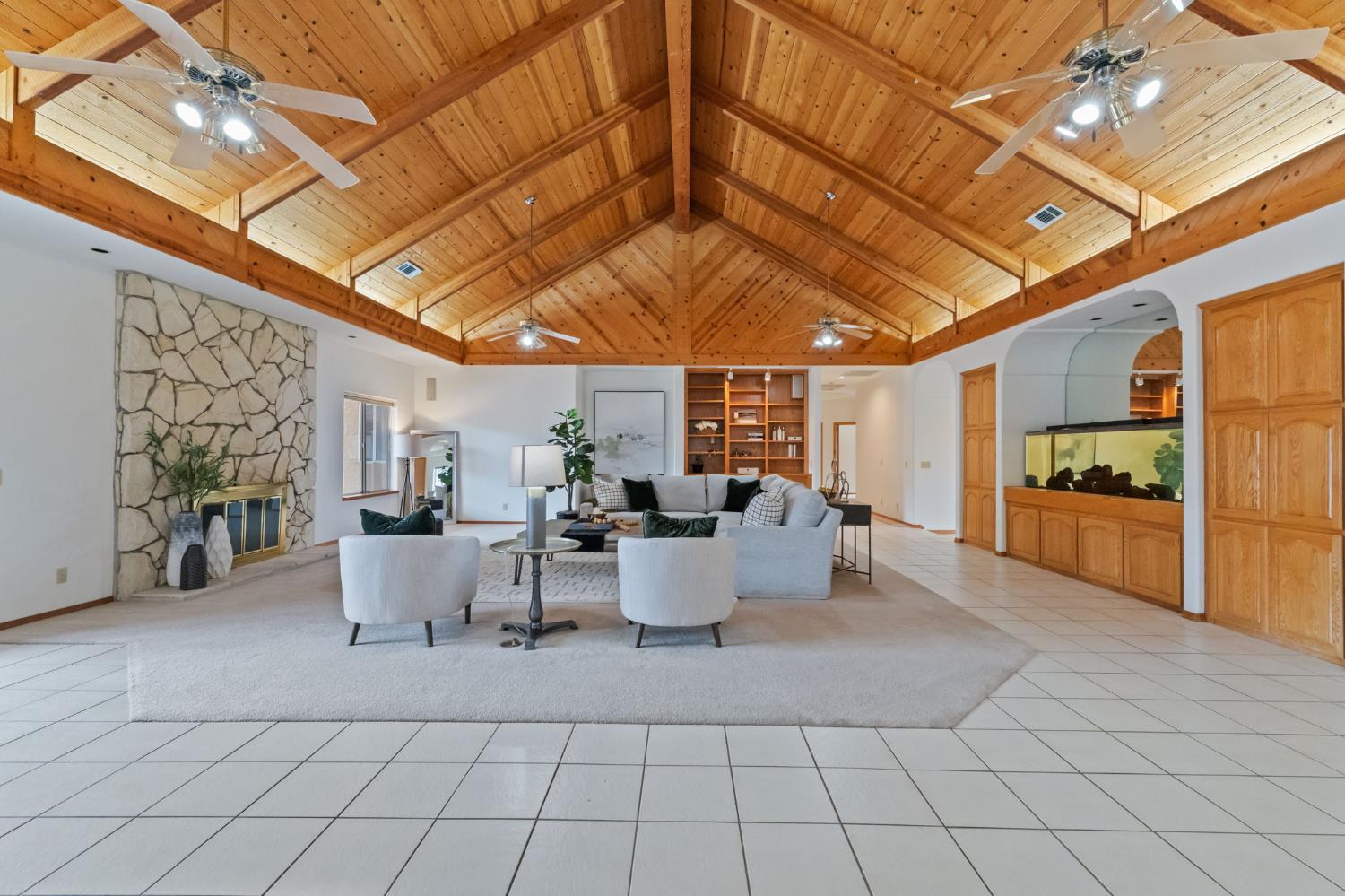 7357 E Dennett Ave, Fresno, CA 93737