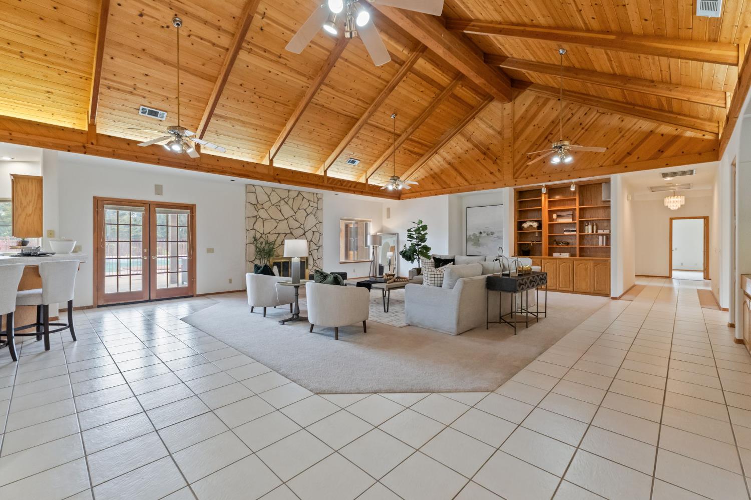 7357 E Dennett Ave, Fresno, CA 93737