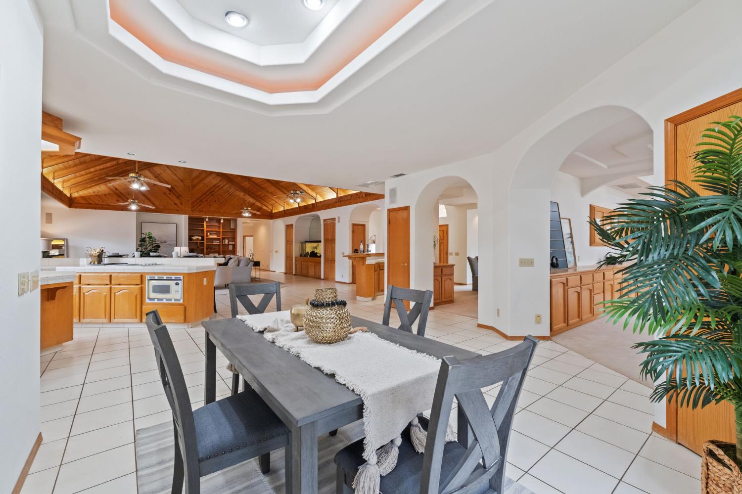 7357 E Dennett Ave, Fresno, CA 93737