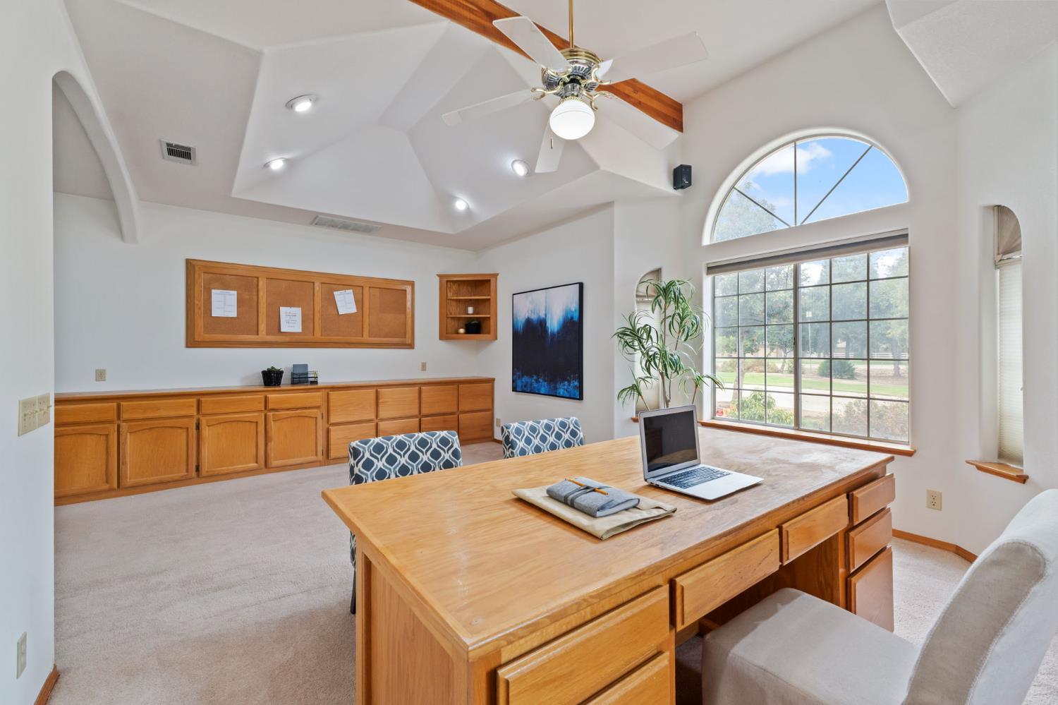 7357 E Dennett Ave, Fresno, CA 93737