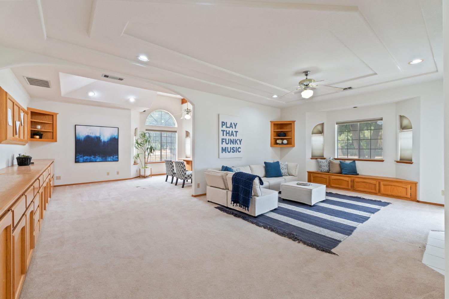 7357 E Dennett Ave, Fresno, CA 93737