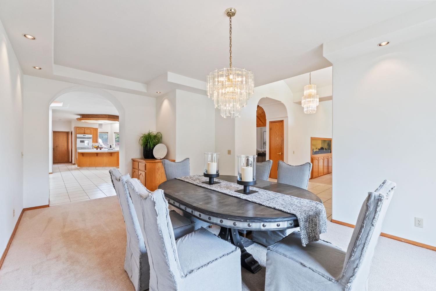 7357 E Dennett Ave, Fresno, CA 93737