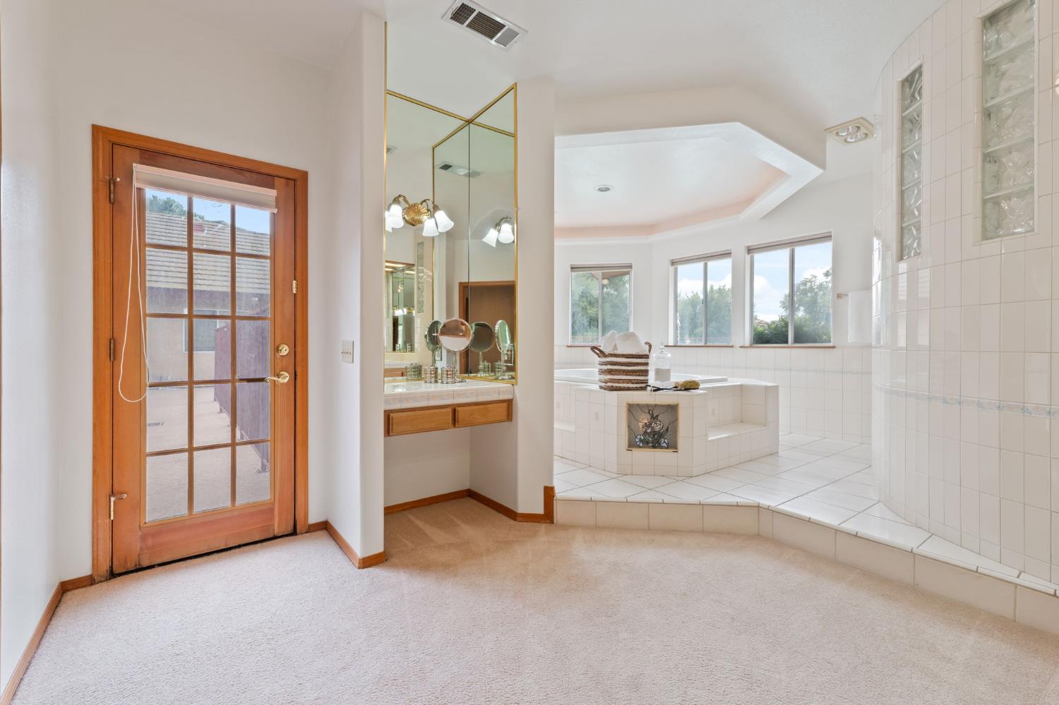 7357 E Dennett Ave, Fresno, CA 93737