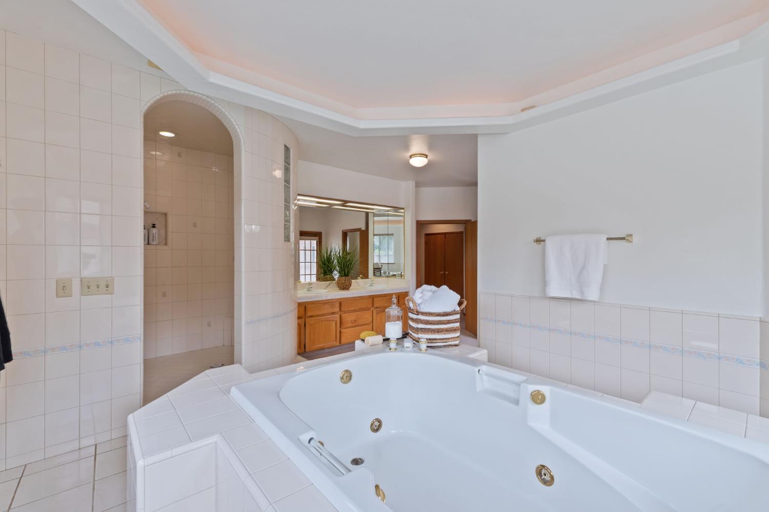 7357 E Dennett Ave, Fresno, CA 93737