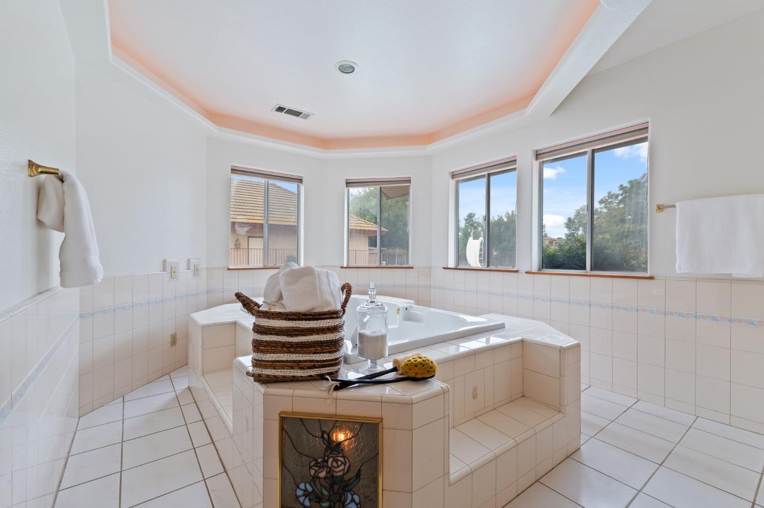 7357 E Dennett Ave, Fresno, CA 93737