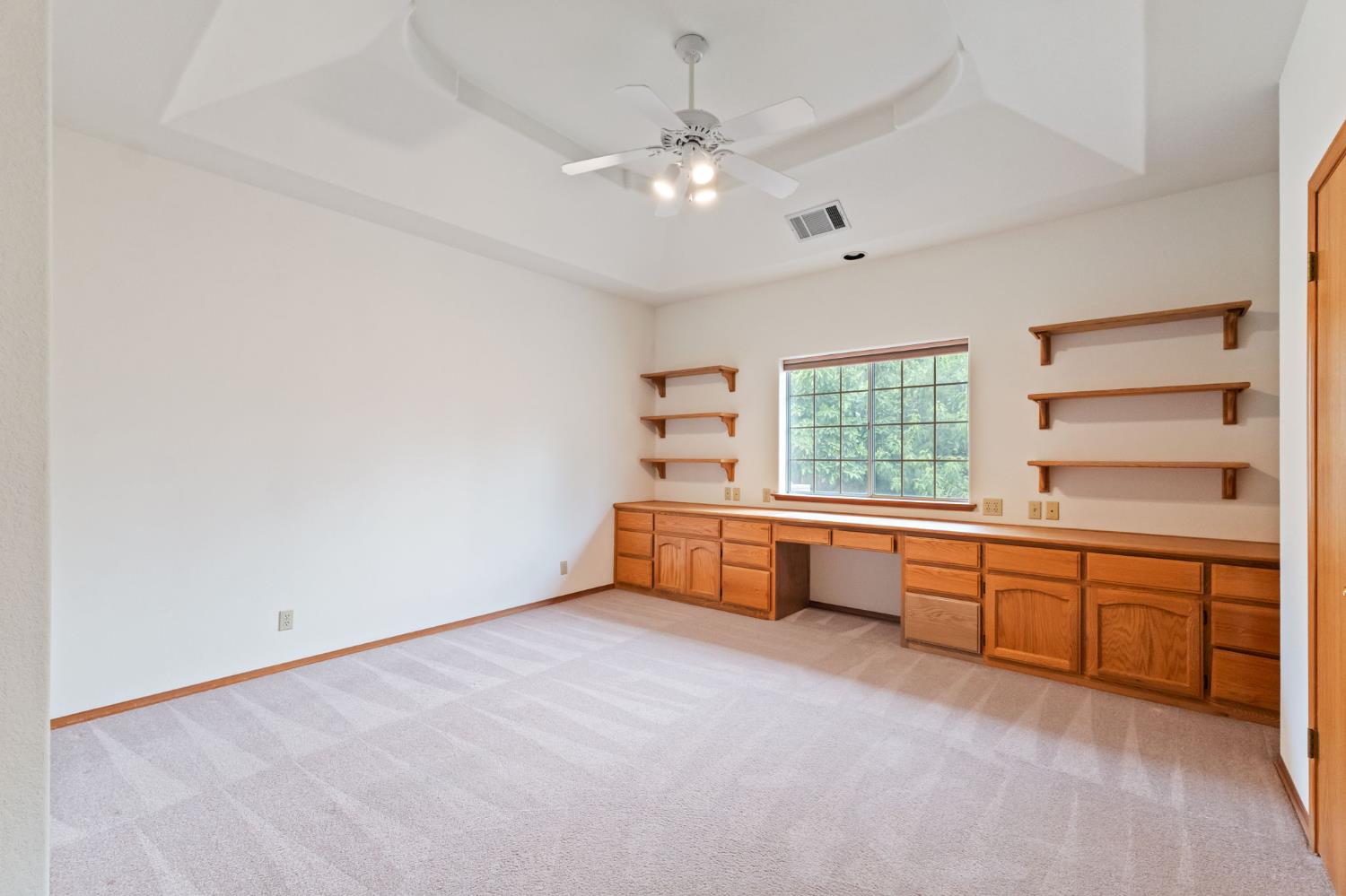 7357 E Dennett Ave, Fresno, CA 93737