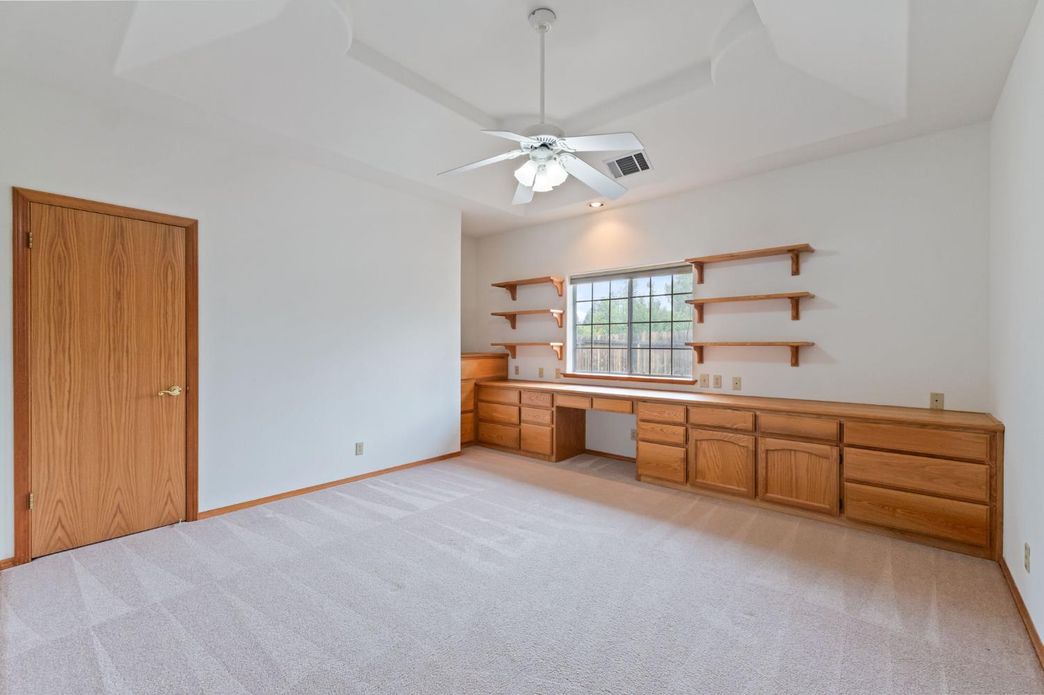 7357 E Dennett Ave, Fresno, CA 93737