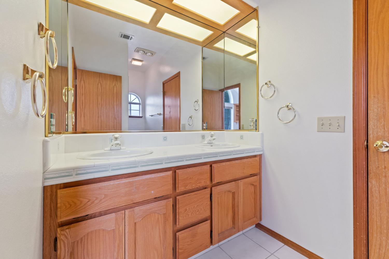 7357 E Dennett Ave, Fresno, CA 93737