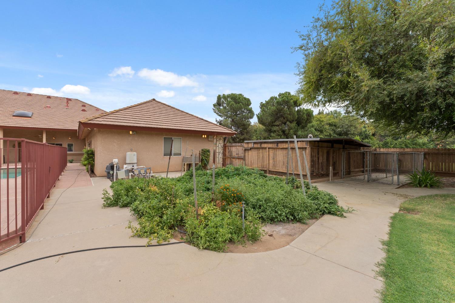 7357 E Dennett Ave, Fresno, CA 93737