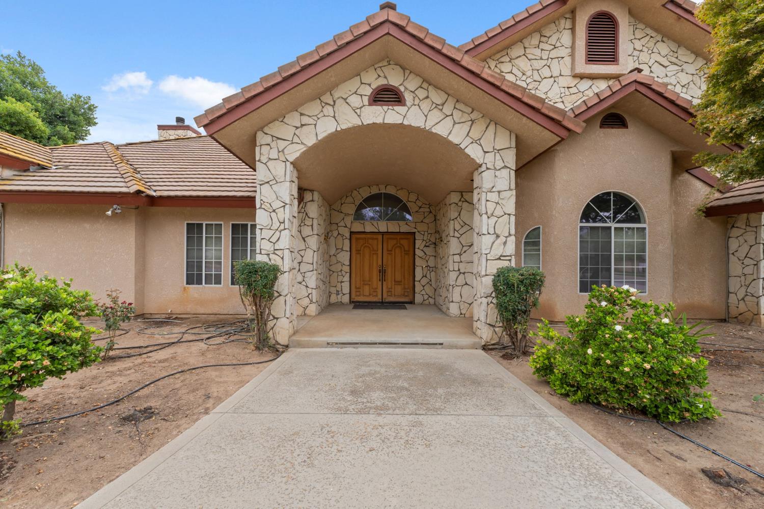 7357 E Dennett Ave, Fresno, CA 93737