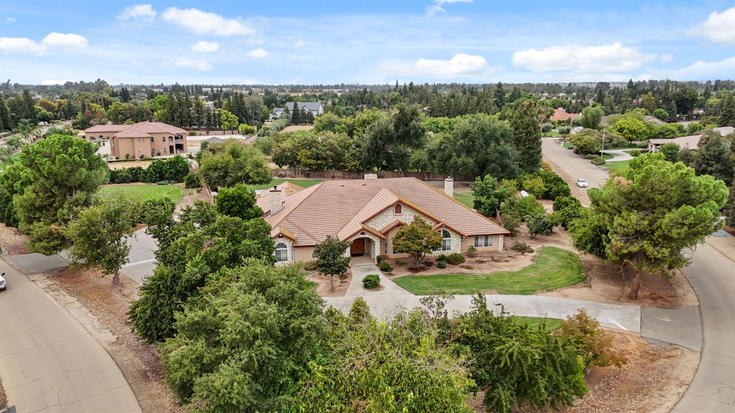 7357 E Dennett Ave, Fresno, CA 93737