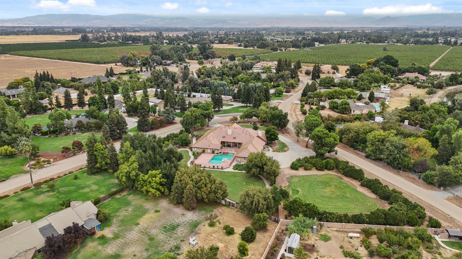 7357 E Dennett Ave, Fresno, CA 93737