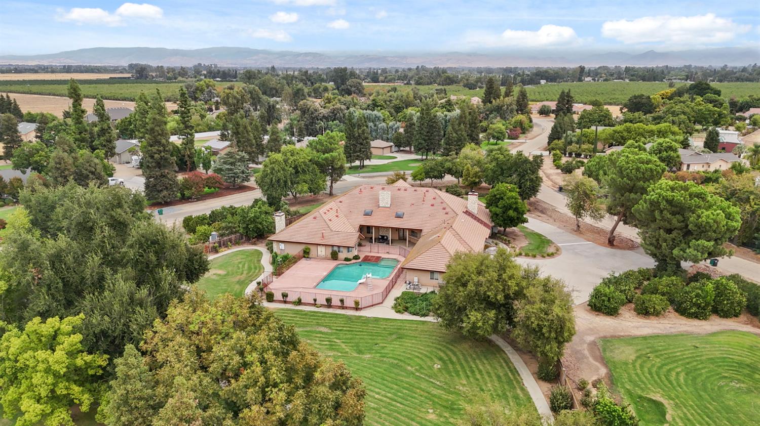 7357 E Dennett Ave, Fresno, CA 93737