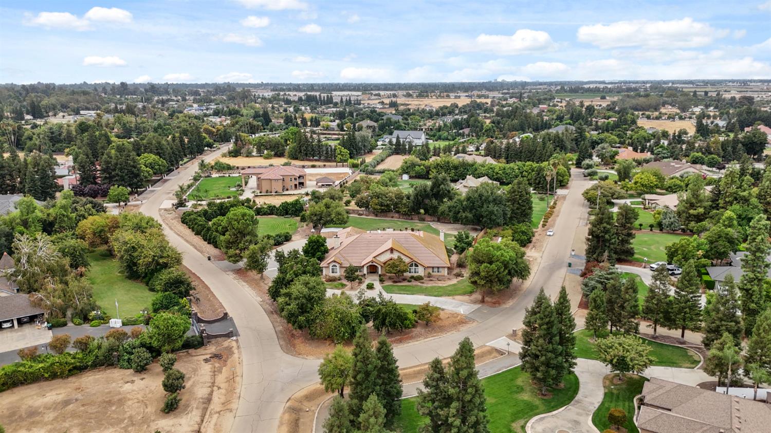 7357 E Dennett Ave, Fresno, CA 93737