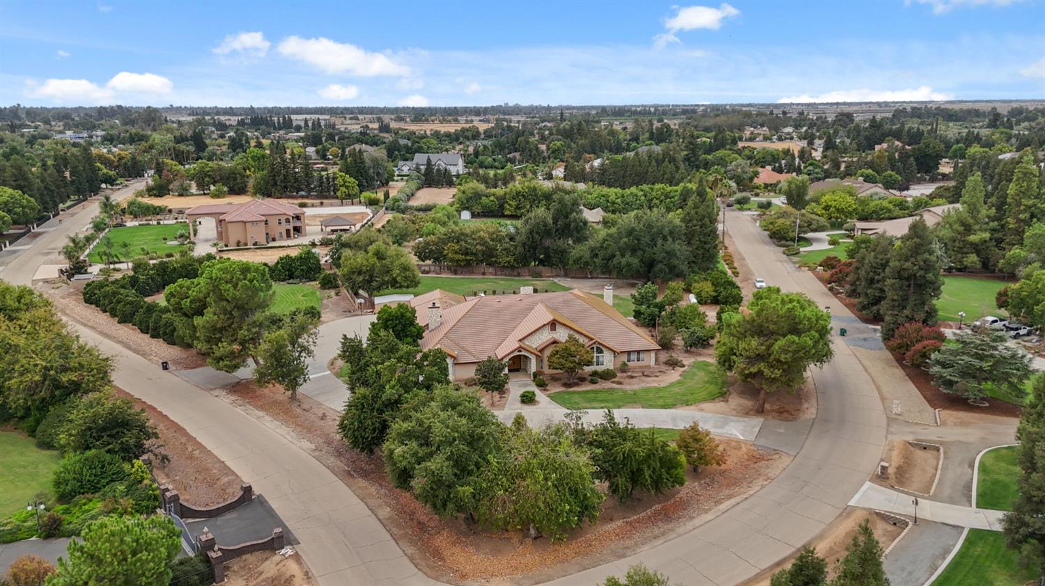 7357 E Dennett Ave, Fresno, CA 93737