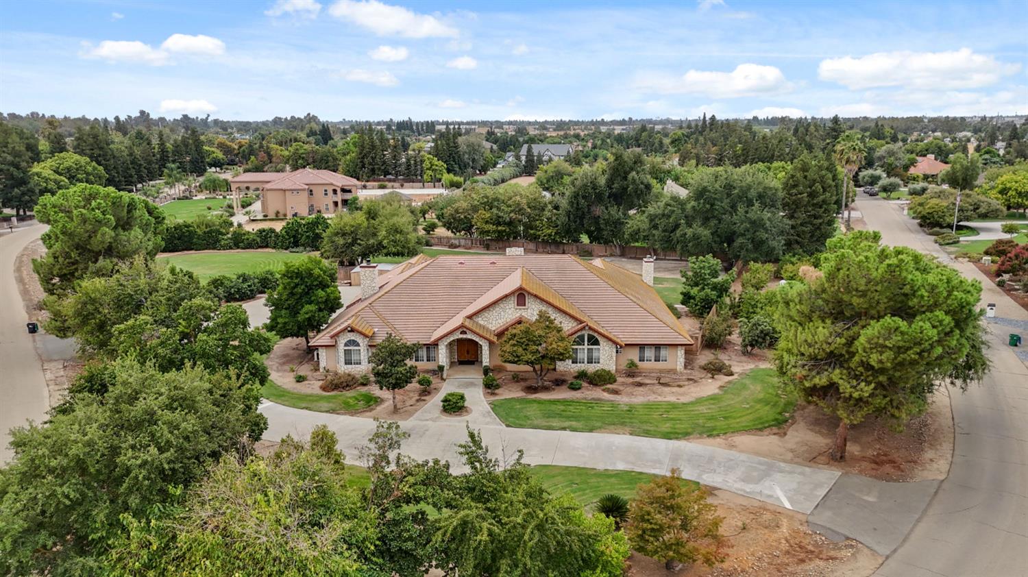 7357 E Dennett Ave, Fresno, CA 93737