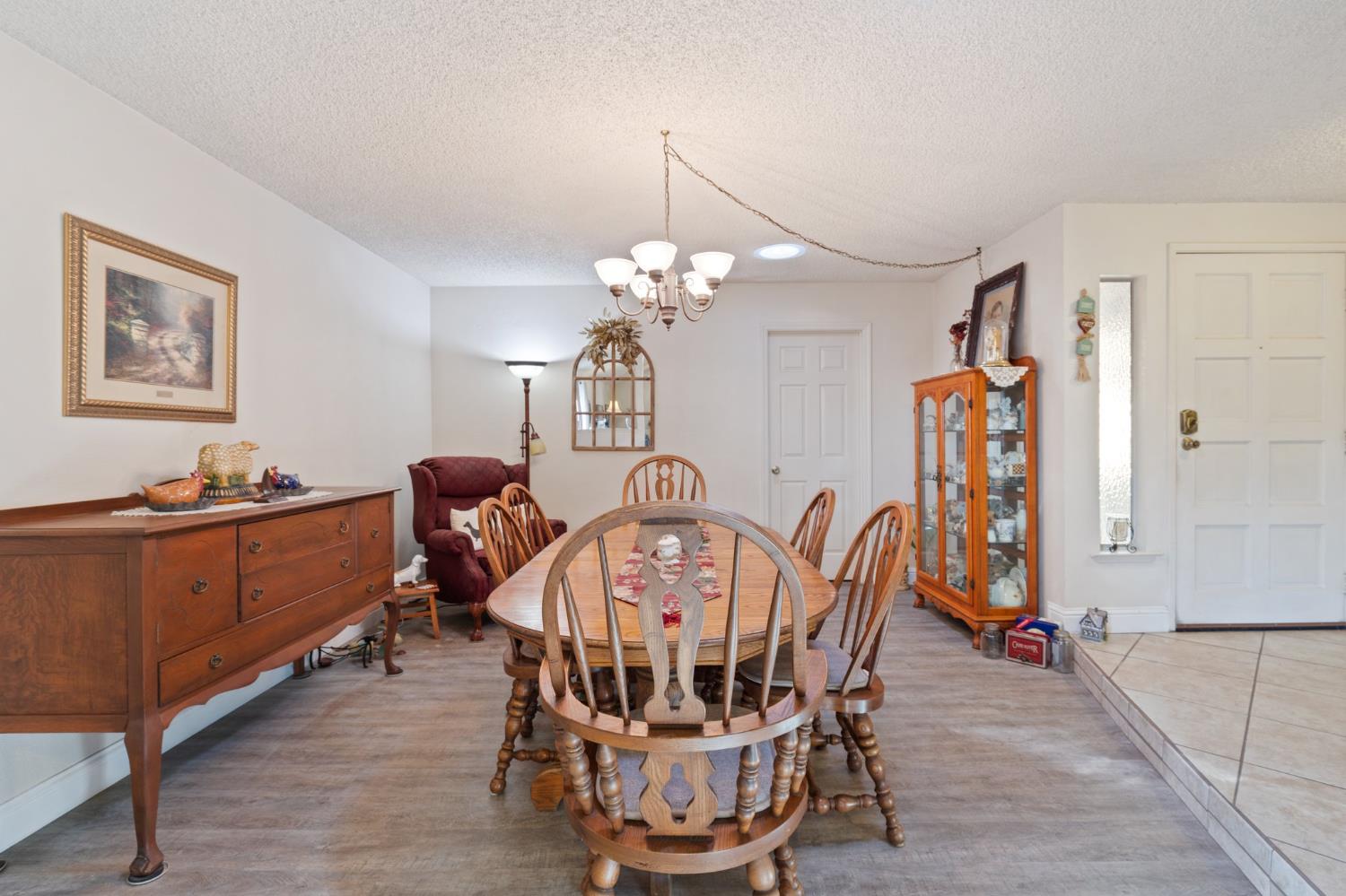 2724 Monocott Dr, Madera, CA 93637