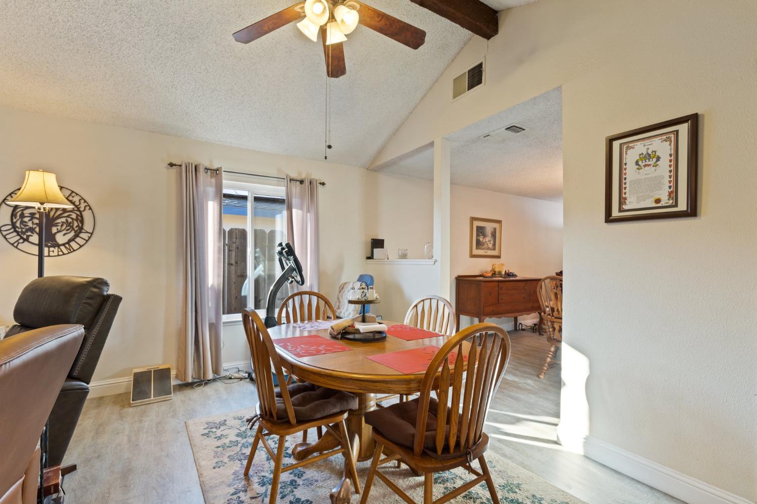 2724 Monocott Dr, Madera, CA 93637