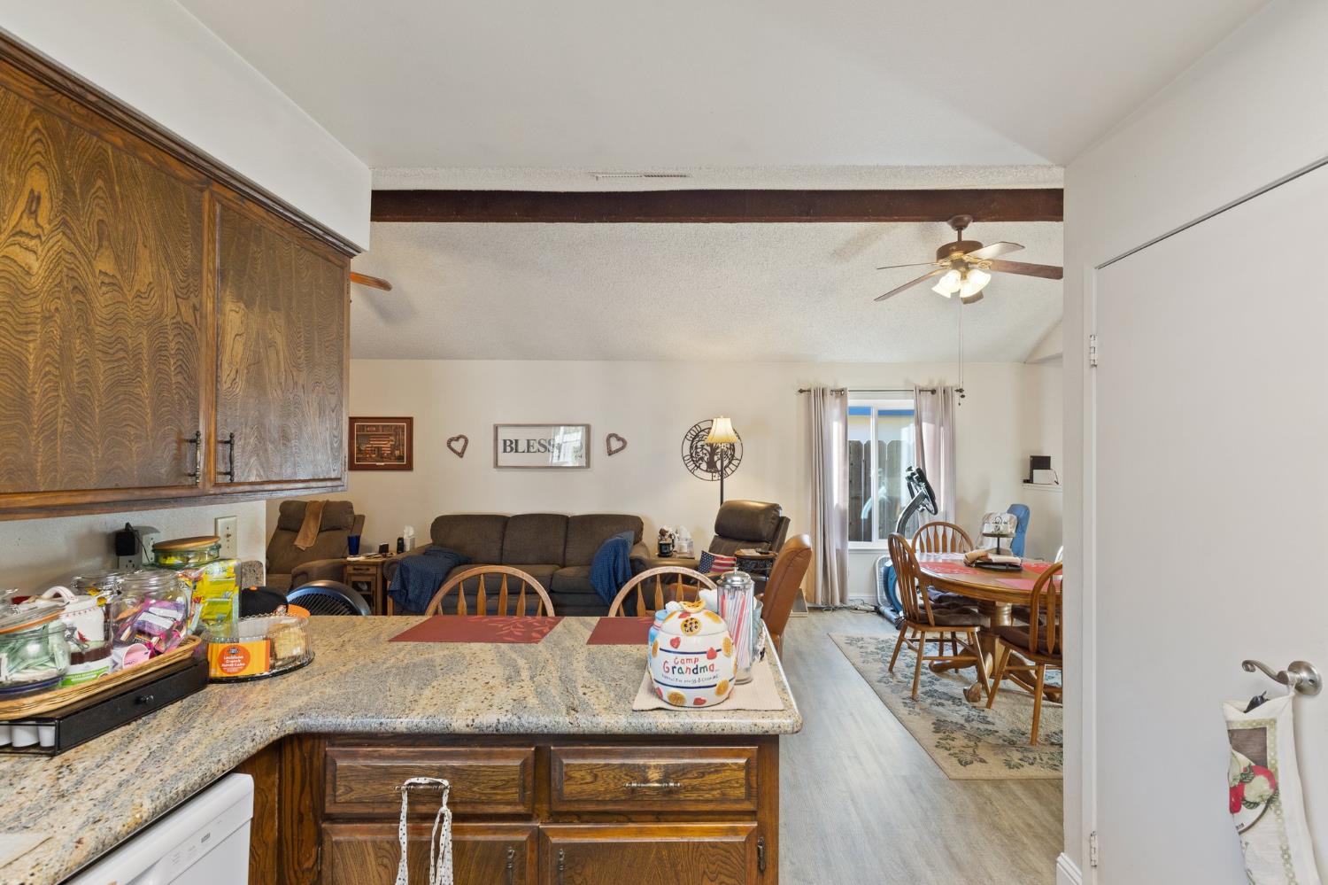 2724 Monocott Dr, Madera, CA 93637