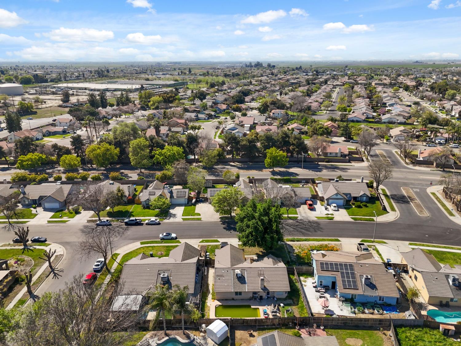 809 Wildwood Dr, Lemoore, CA 93245