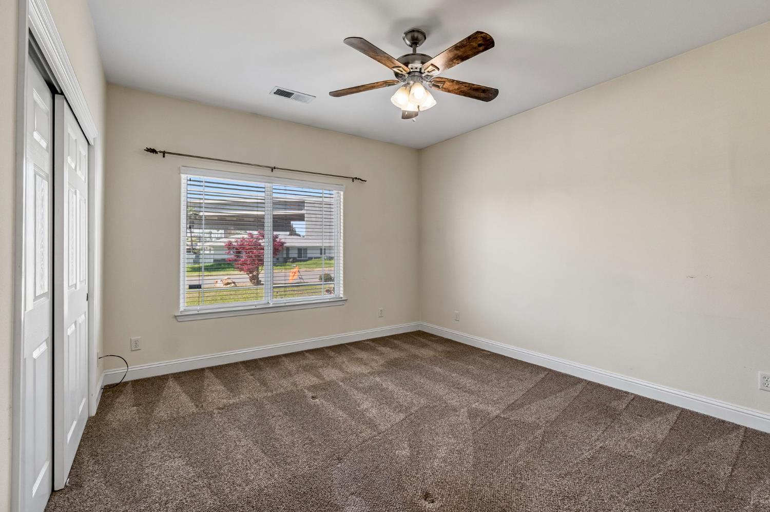 26041 Wayside Dr, Madera, CA 93638