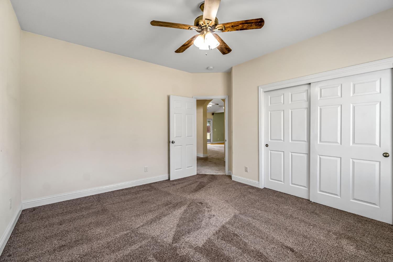 26041 Wayside Dr, Madera, CA 93638