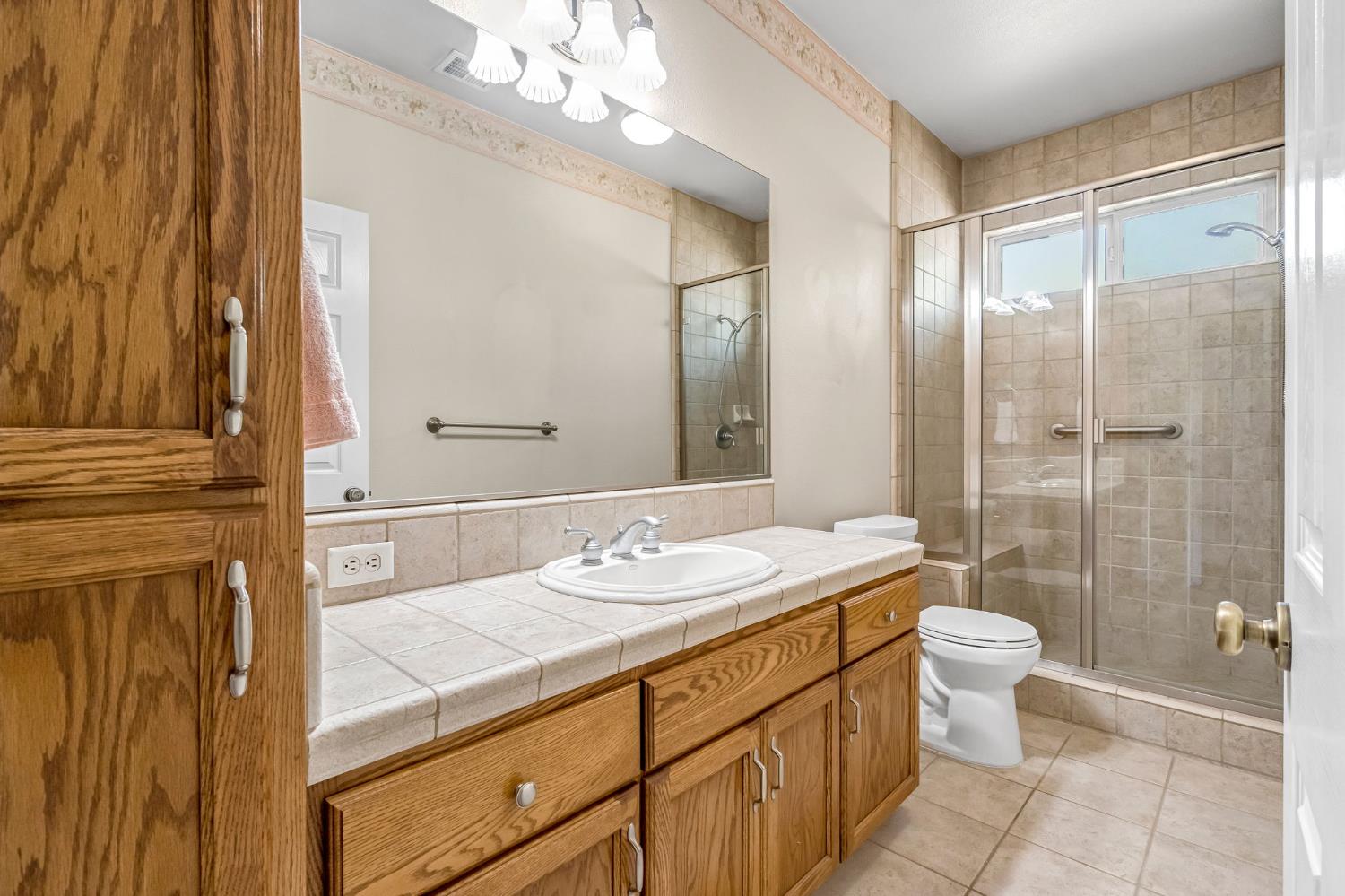 26041 Wayside Dr, Madera, CA 93638