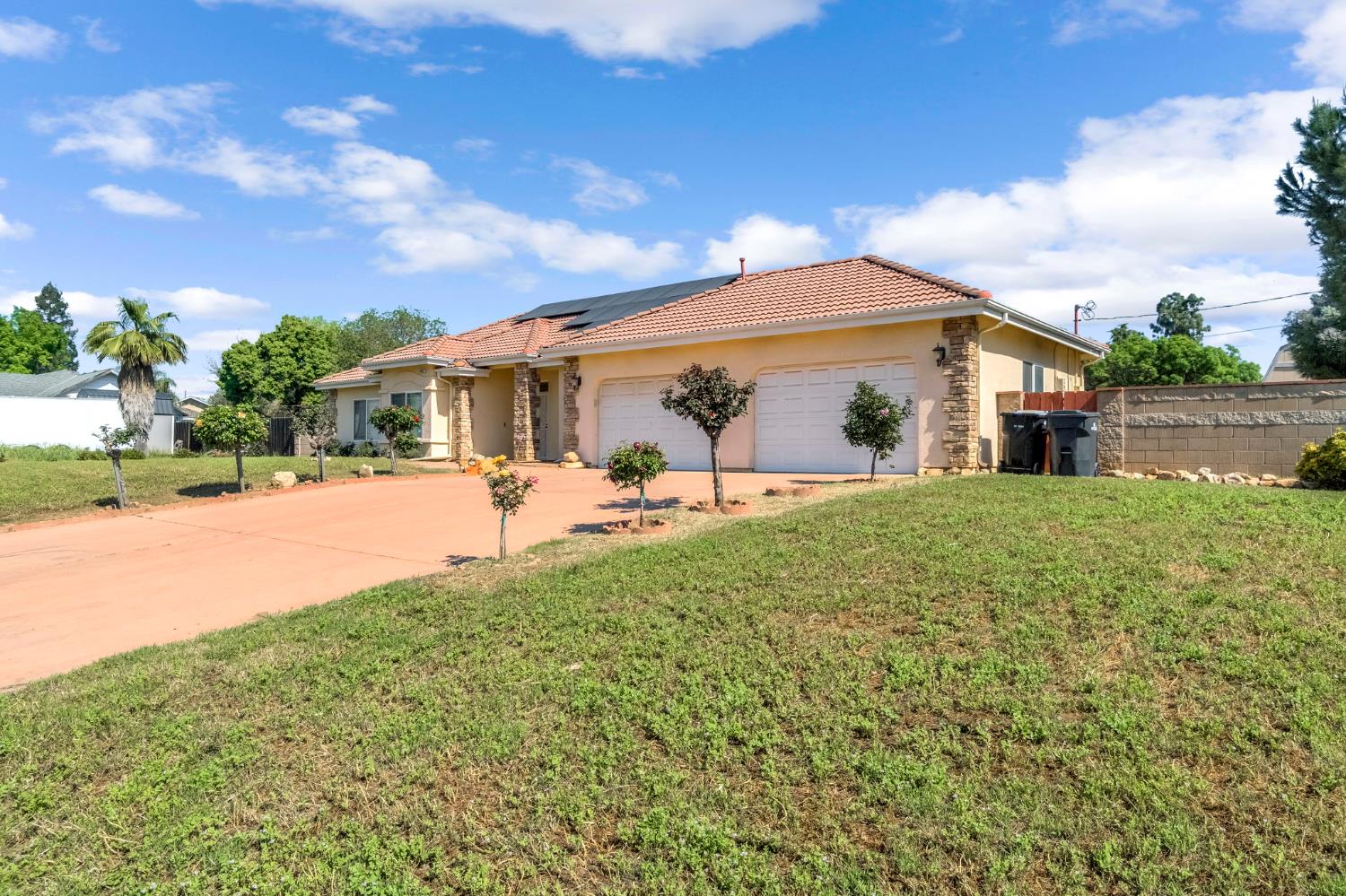 26041 Wayside Dr, Madera, CA 93638