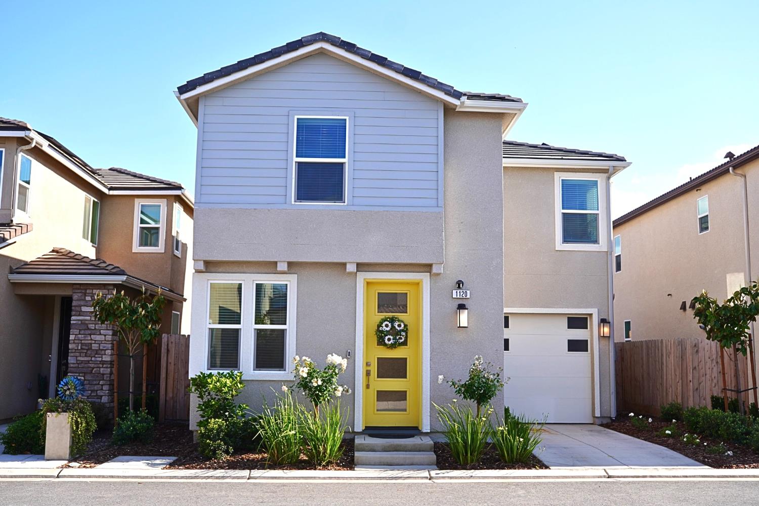 1120 Vanguard Way W