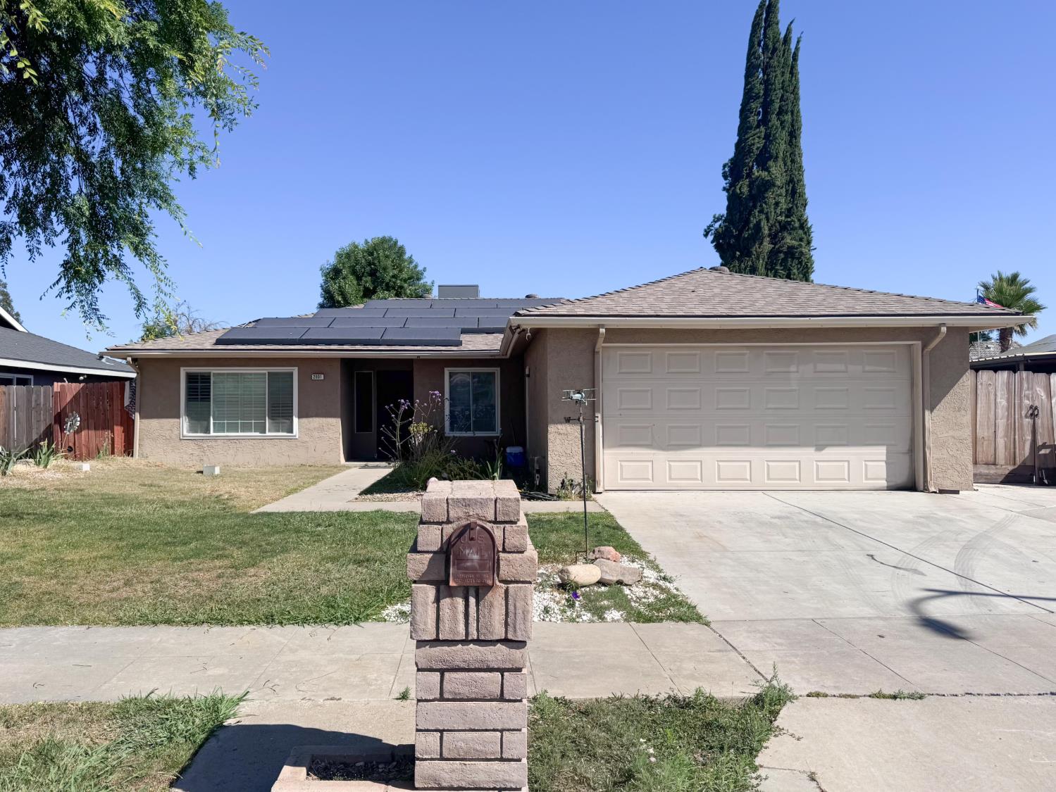 2801 Greenwood Dr