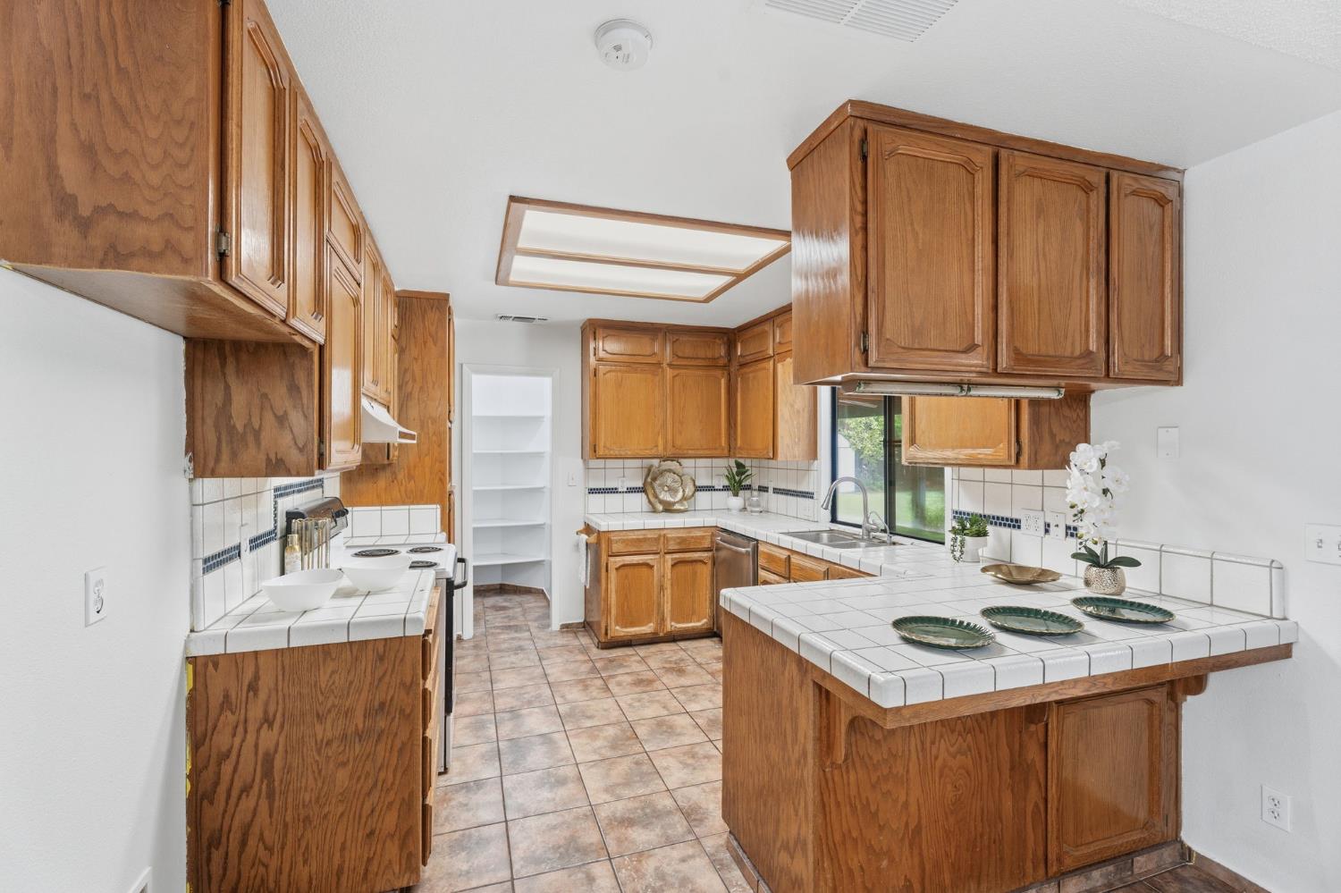 18839 Shell Dr, Madera, CA 93638