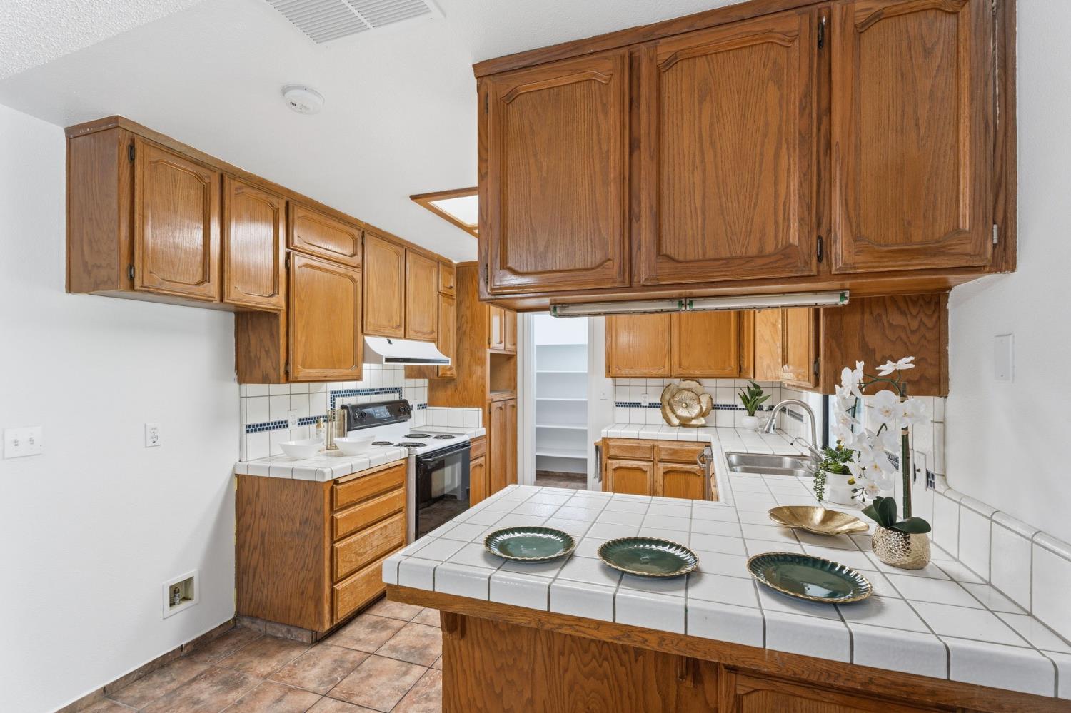 18839 Shell Dr, Madera, CA 93638