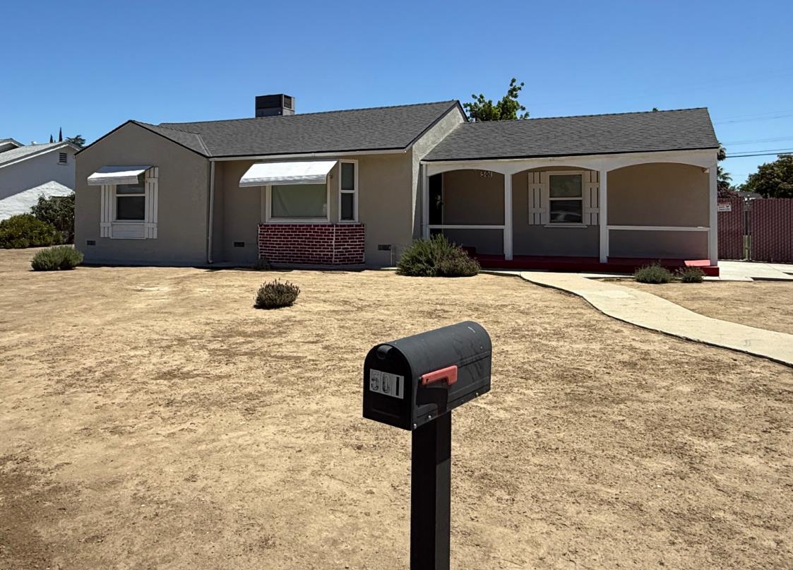 501 Rotan Ave