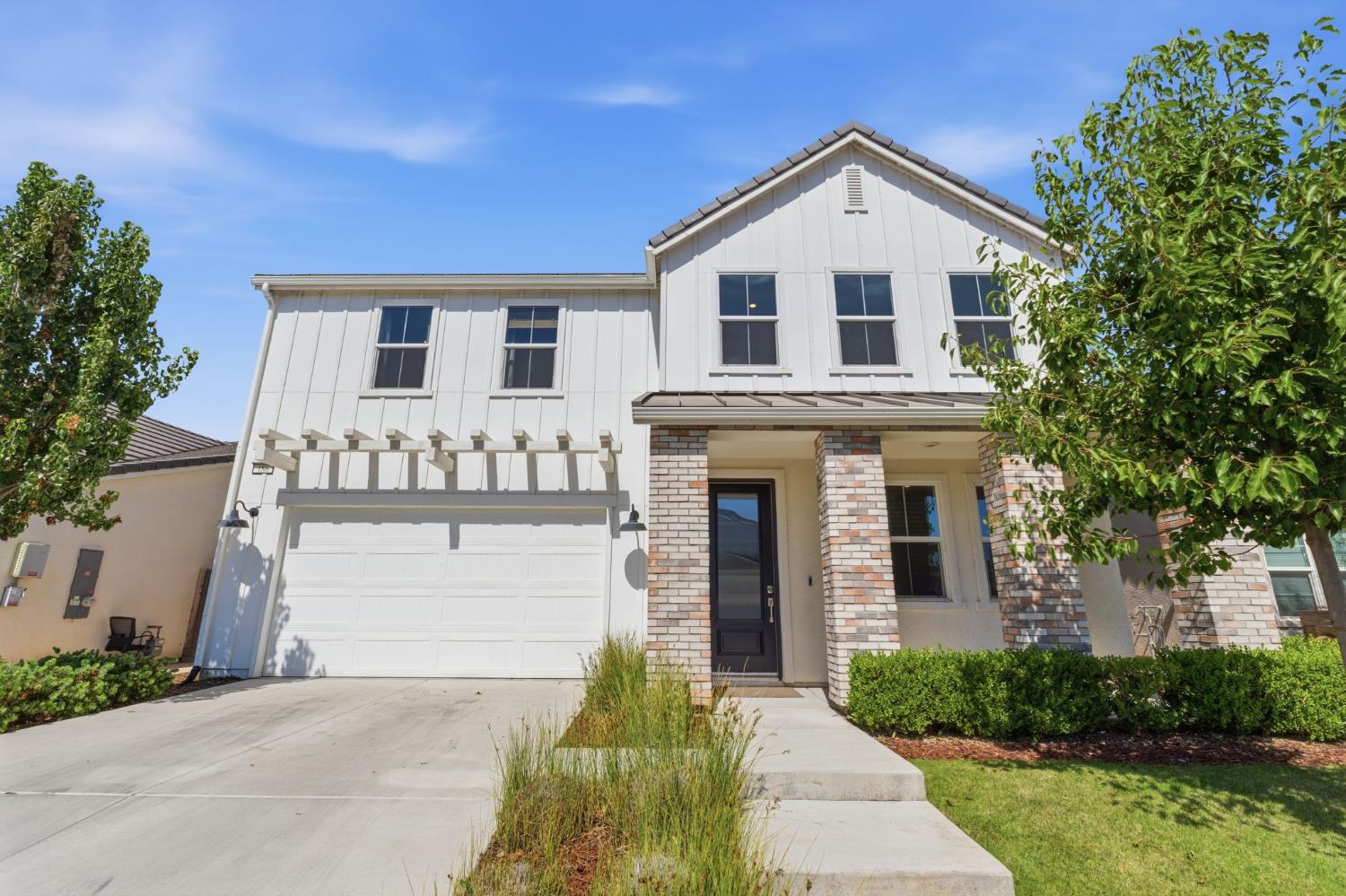 186 Sentinel Dr S