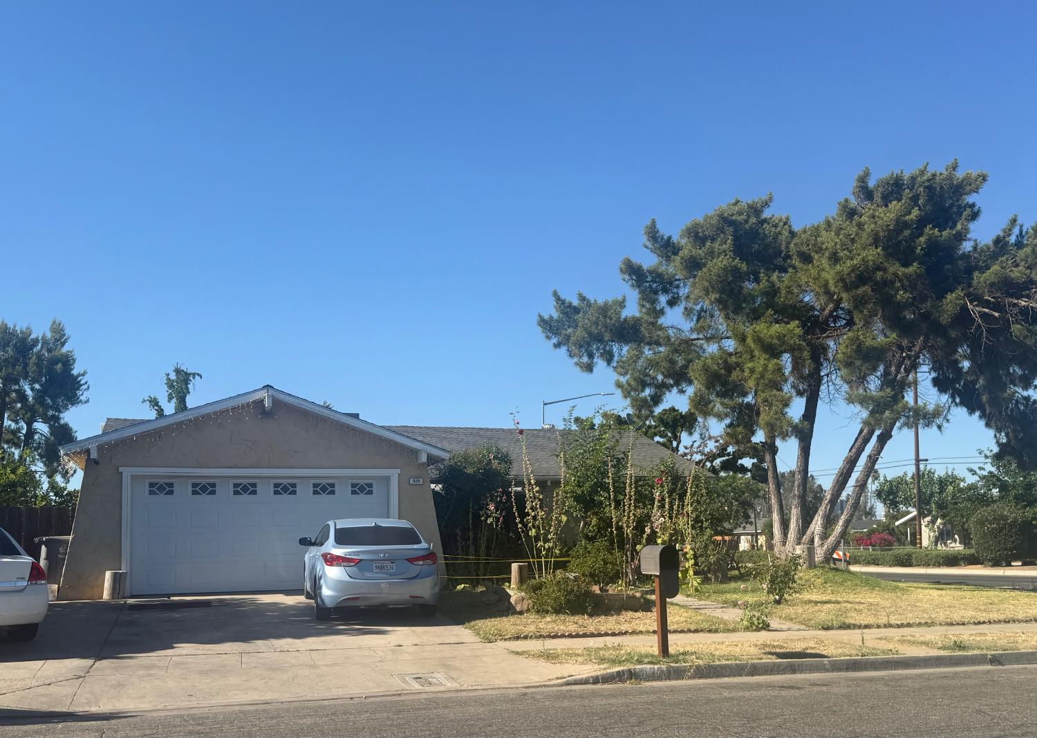 829 Ashlan Way
