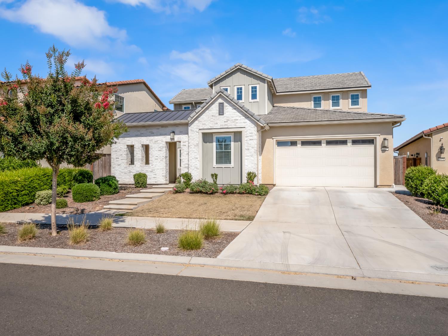 4477 Vineyard Dr