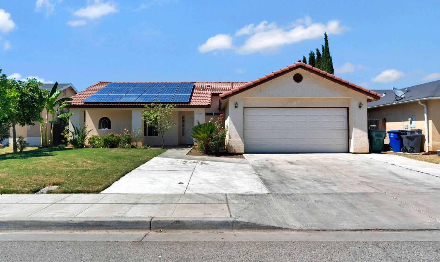 1035 La Perla Ln