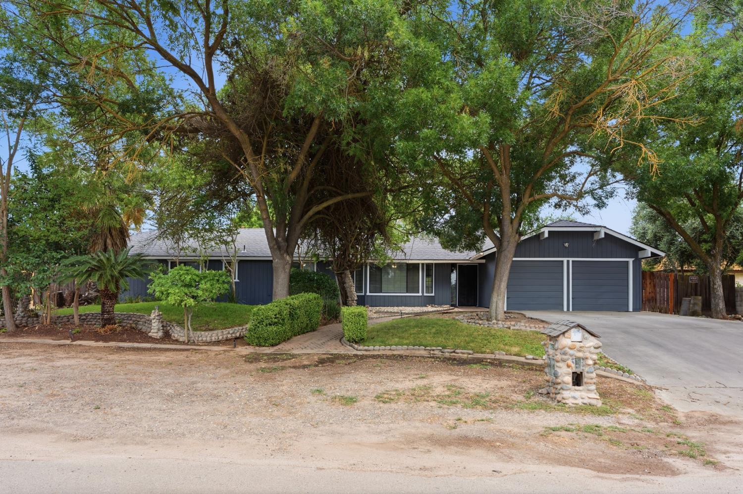 18839 Shell Dr, Madera, CA 93638
