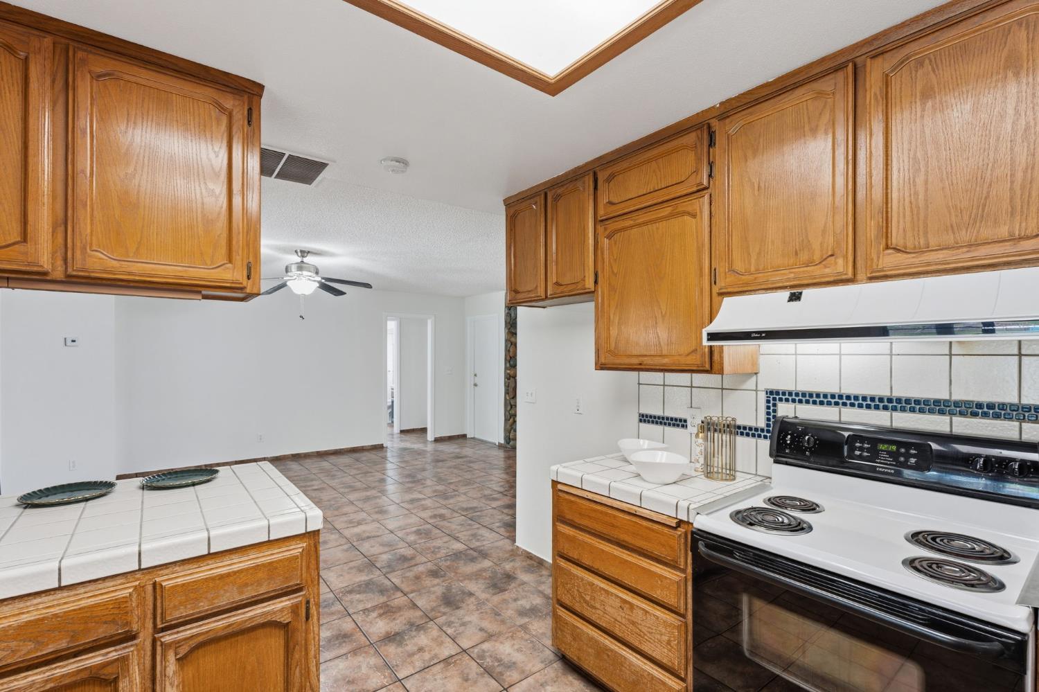 18839 Shell Dr, Madera, CA 93638
