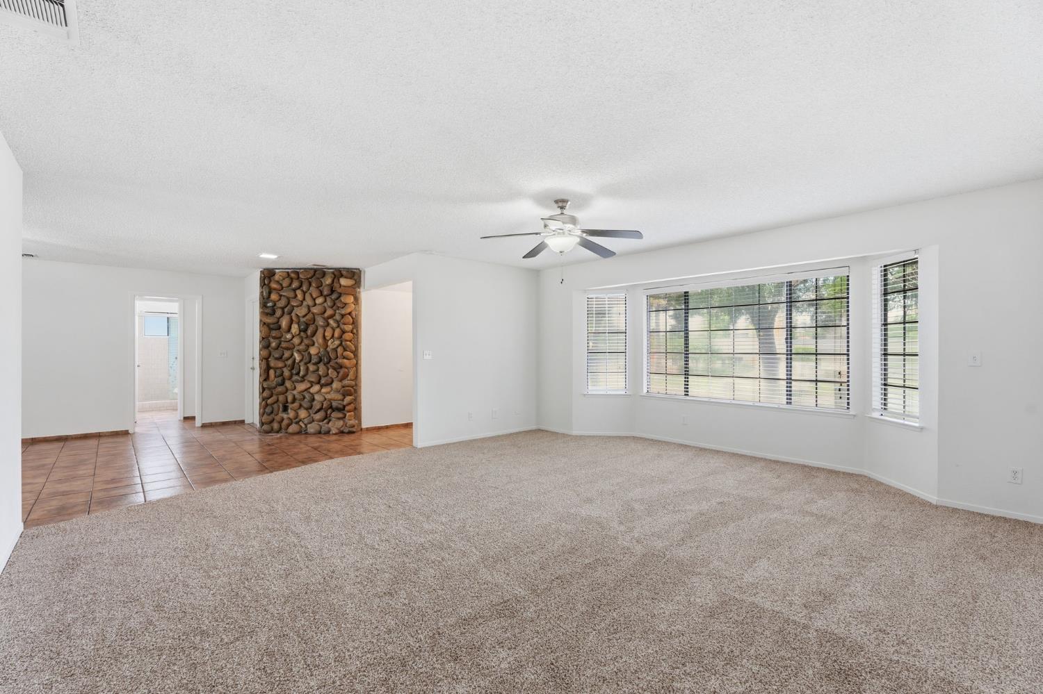 18839 Shell Dr, Madera, CA 93638
