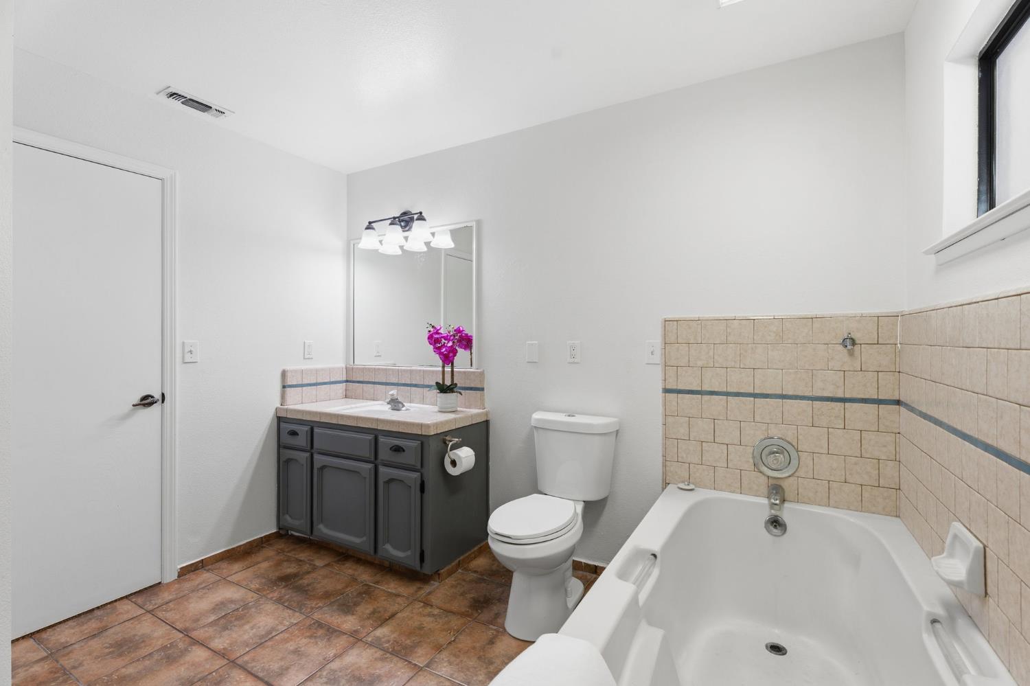 18839 Shell Dr, Madera, CA 93638